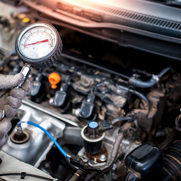 Factors that can cause engine speed fluctuations: